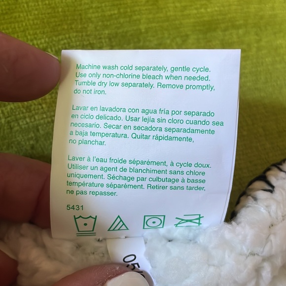 Grinch Sherpa Backed Throw Blanket - Picture 8 of 8